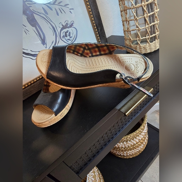 Crocs Women's A Leigh Cork Wedge Sandals Slingback Peep-Toe Black Sz 8 - Picture 1 of 7